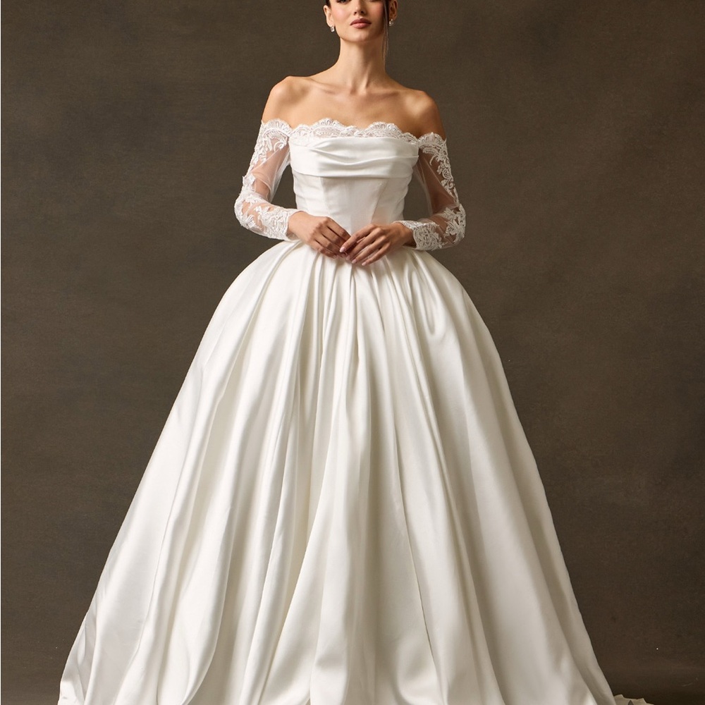 Elegant Off-Shoulder White Lace Gown